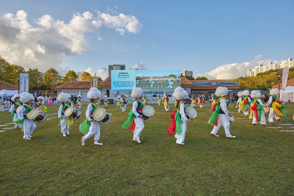 Busan Folk Arts Festival — official photograph 3