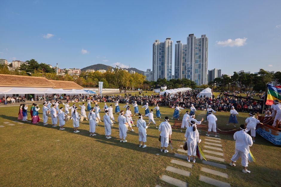 Busan Folk Arts Festival — official photograph 2