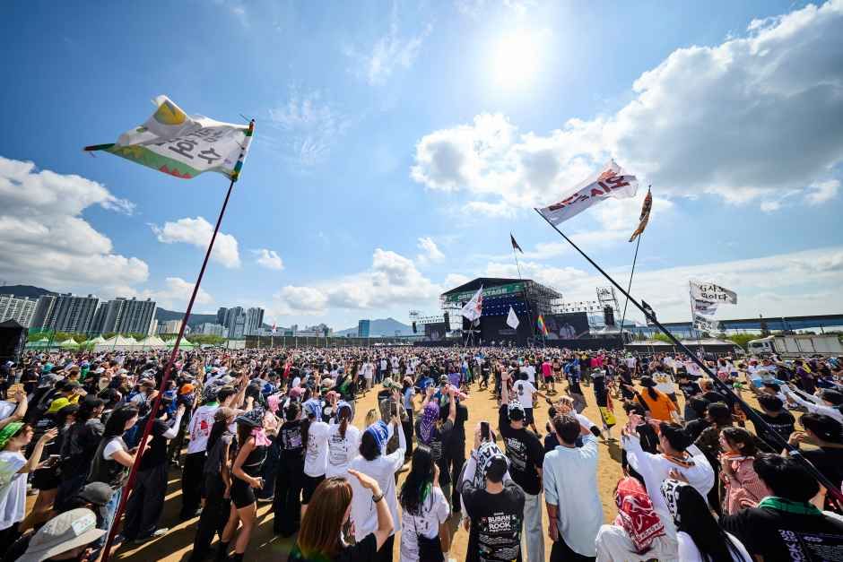 Busan International Rock Festival — official photograph 3