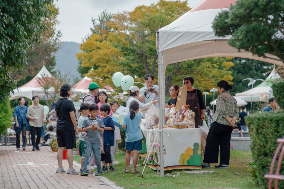 German Village Oktoberfest — official photograph 6