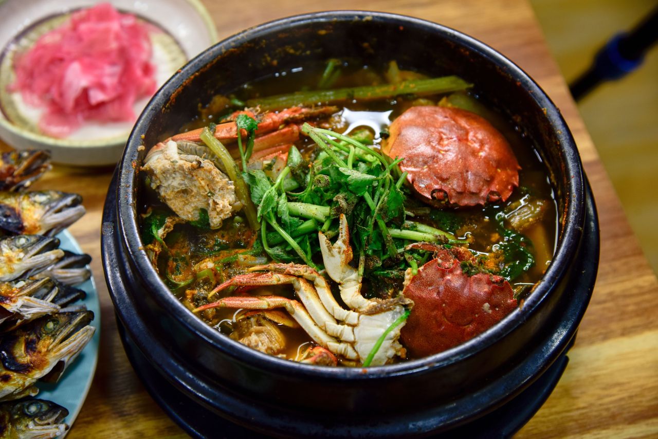 Seomjin River freshwater crab stew (chamge-tang)