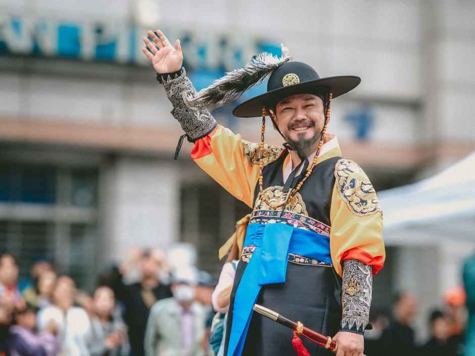King Jeongjo's Royal Parade — official photograph 2