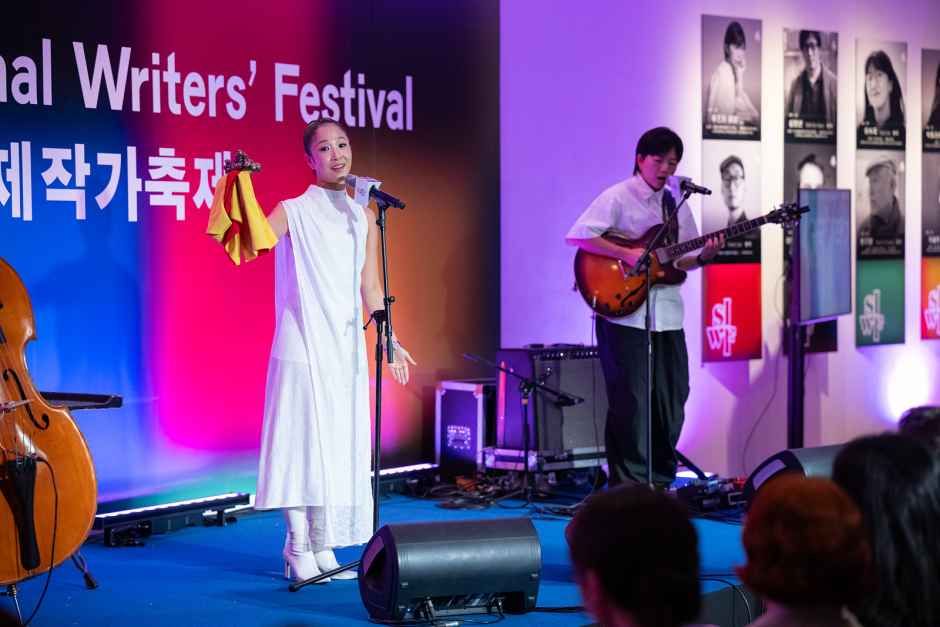 Seoul International Writers' Festival — official photograph 4